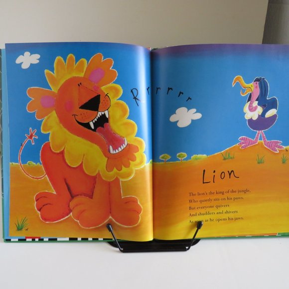 RUMBLE IN THE JUNGLE Giles Andreae HARDBACK W/JACKET & AUDIO CD - Picture 5 of 7